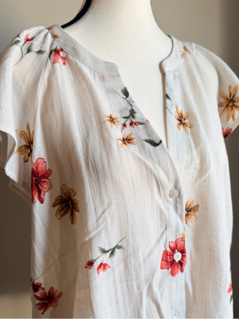 Reitmans White Floral Button-Front Blouse with Red & Yellow Blooms